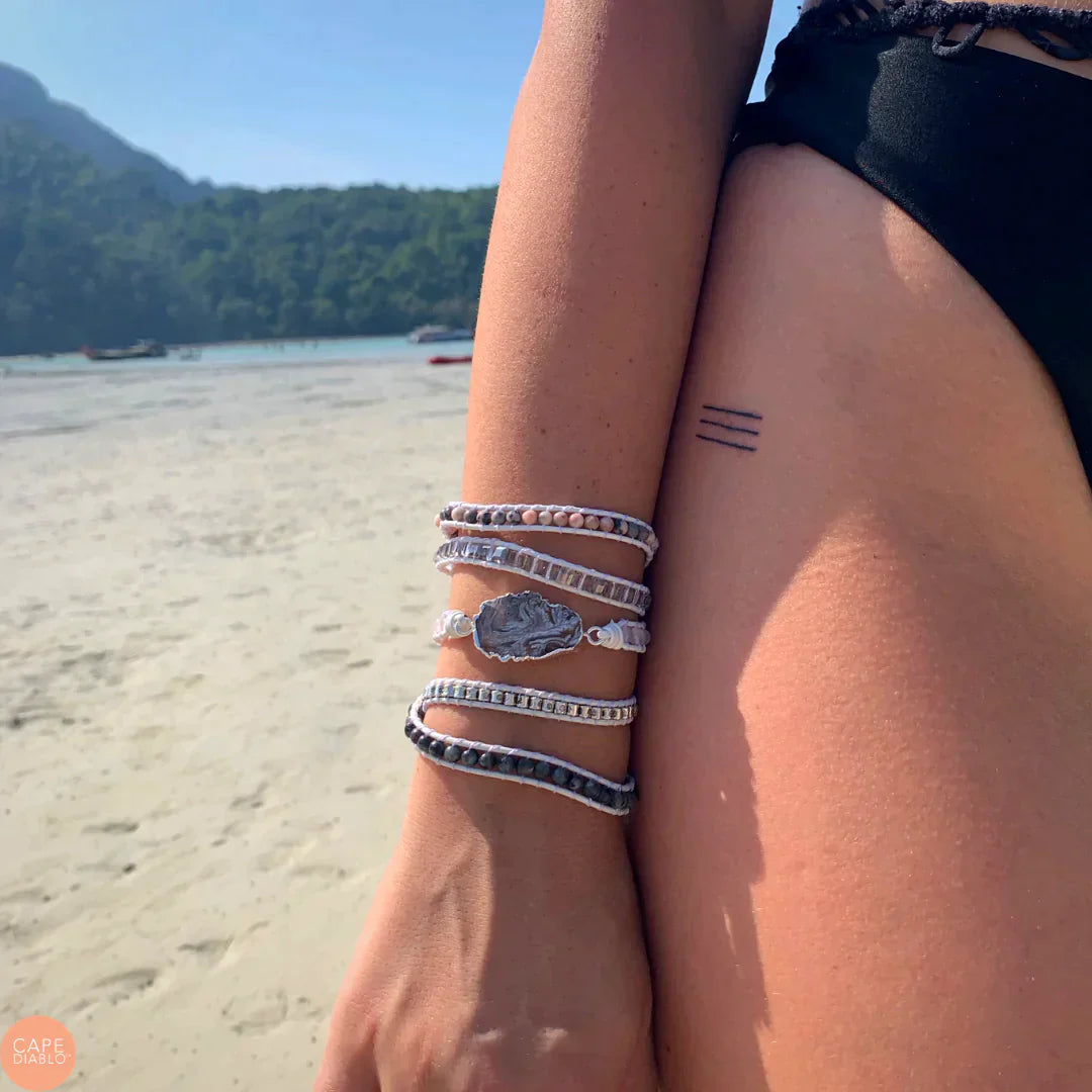 CAPE DIABLO ホワイトラブラドライトラップブレスレット(CDBL0037)